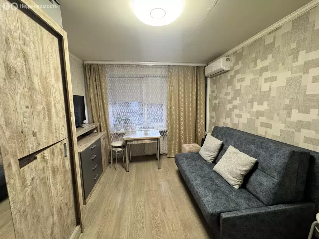 1к в 8-комнатной квартире (17.7 м) - Фото 1