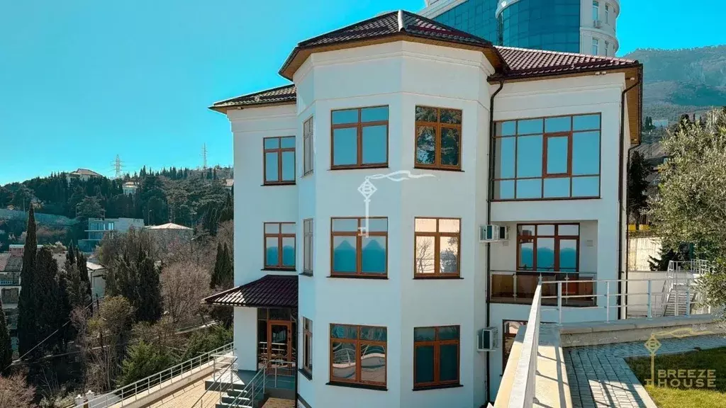 Дом в Крым, Ялта муниципальный округ, Гурзуф пгт ул. 9 Мая, 9 (1335 м) - Фото 1