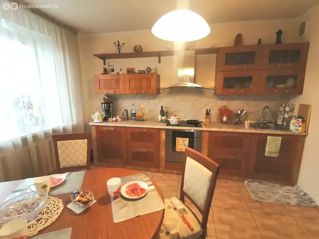 3-комнатная квартира: Тюмень, 6-й микрорайон, улица Валерии ... - Фото 2