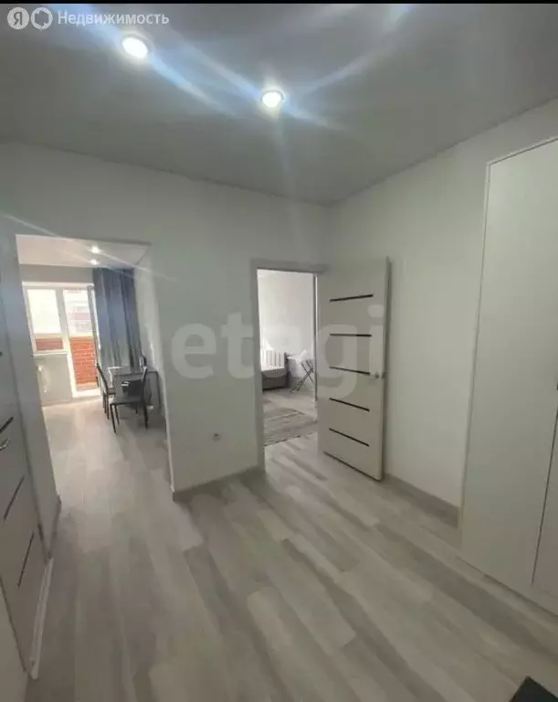 1-комнатная квартира: Тюмень, улица Николая Зелинского, 3 (42.4 м) - Фото 1