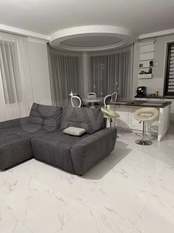 2-к. квартира, 70 м, 2/4 эт. - Фото 1