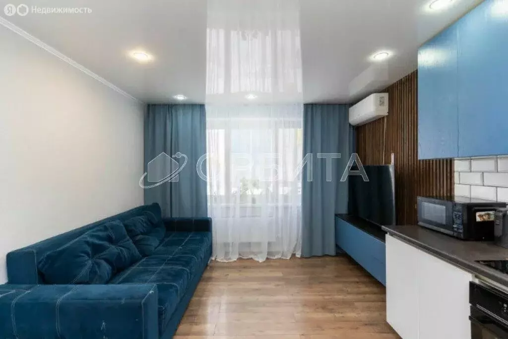 2-комнатная квартира: Тюмень, улица Александра Митинского, 3 (67 м) - Фото 2