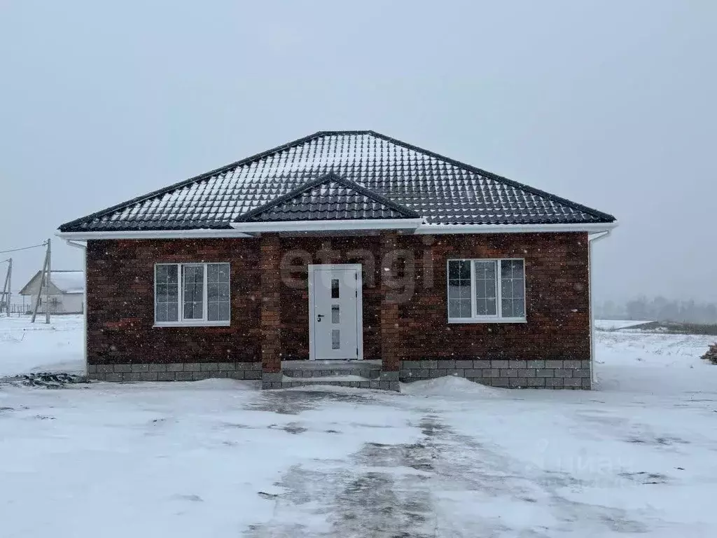 Дом в Белгородская область, Белгородский район, Пушкарское с/пос, с. ... - Фото 1