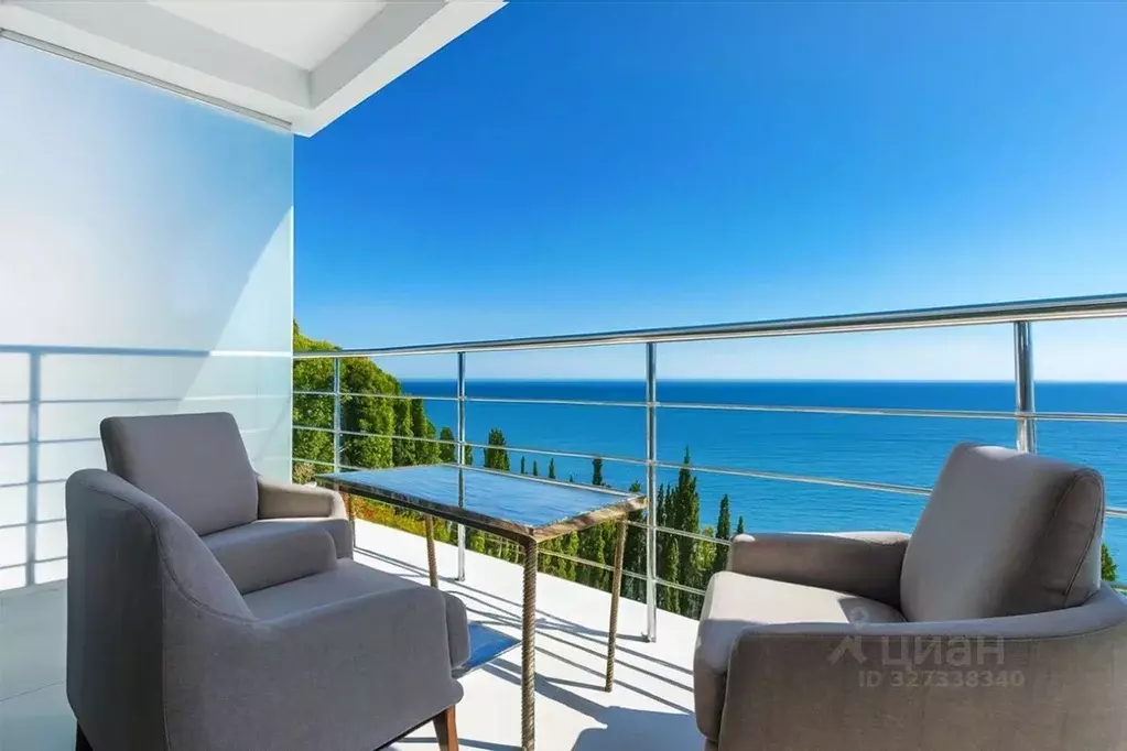 2-к кв. Крым, Алушта аллея Декабристов, 5 (60.0 м) - Фото 1