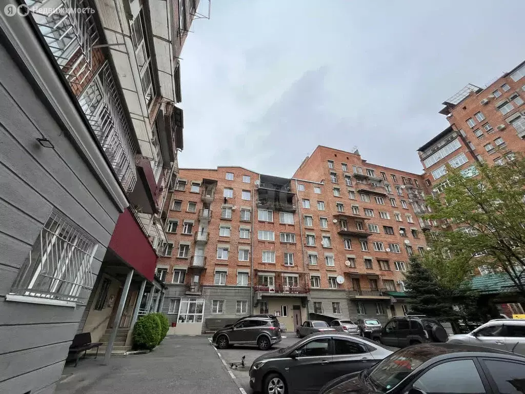 3-комнатная квартира: Владикавказ, улица Карла Маркса, 4 (100 м) - Фото 1