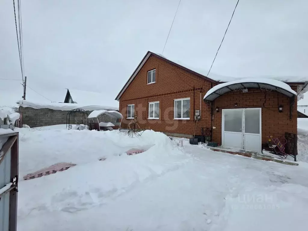 Дом в Башкортостан, Кушнаренковский сельсовет, с. Тарабердино ул. ... - Фото 1