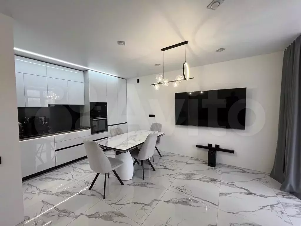 2-к. квартира, 60 м, 4/18 эт. - Фото 1