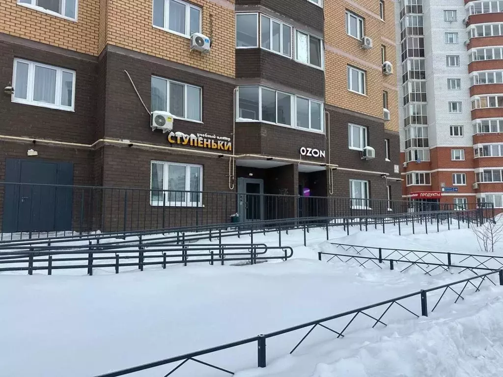 Помещение свободного назначения в Татарстан, Набережные Челны ул. ... - Фото 1