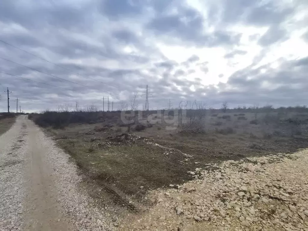 Участок в Крым, Симферопольский район, с. Мазанка ул. ... - Фото 0