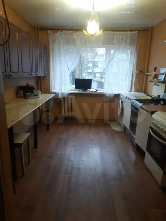 Комната 17 м в 6-к., 2/5 эт. - Фото 0
