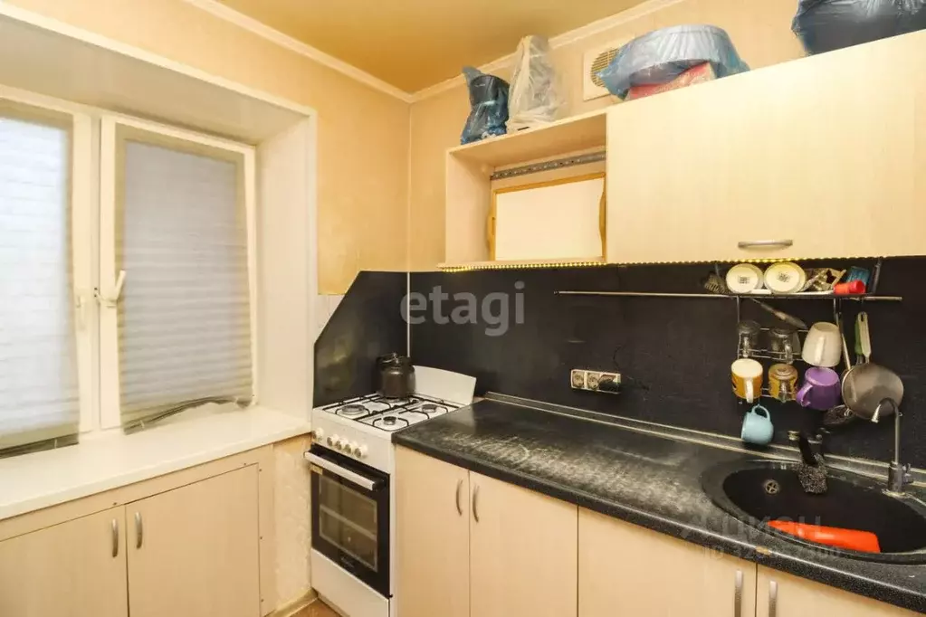 2-к кв. Тюменская область, Тюмень ул. 50 лет Октября, 39 (42.6 м) - Фото 1