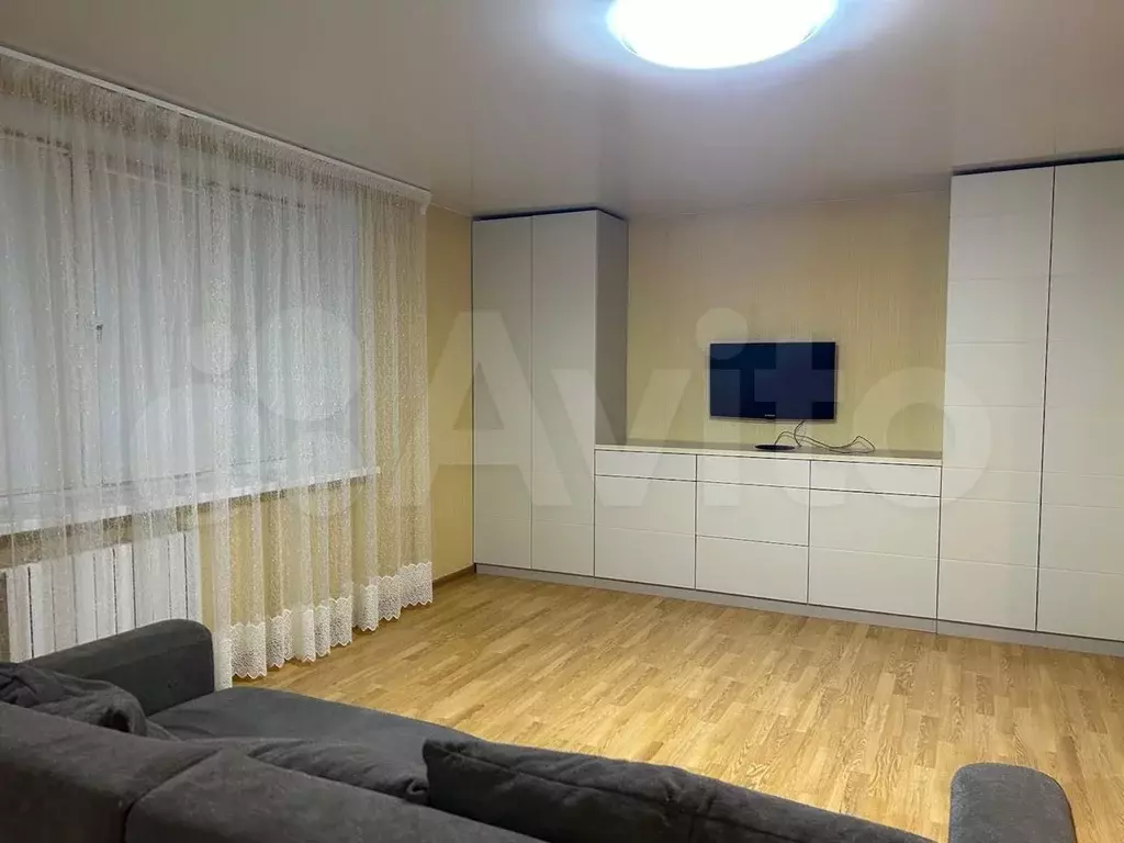 2-к. квартира, 55 м, 7/10 эт. - Фото 0