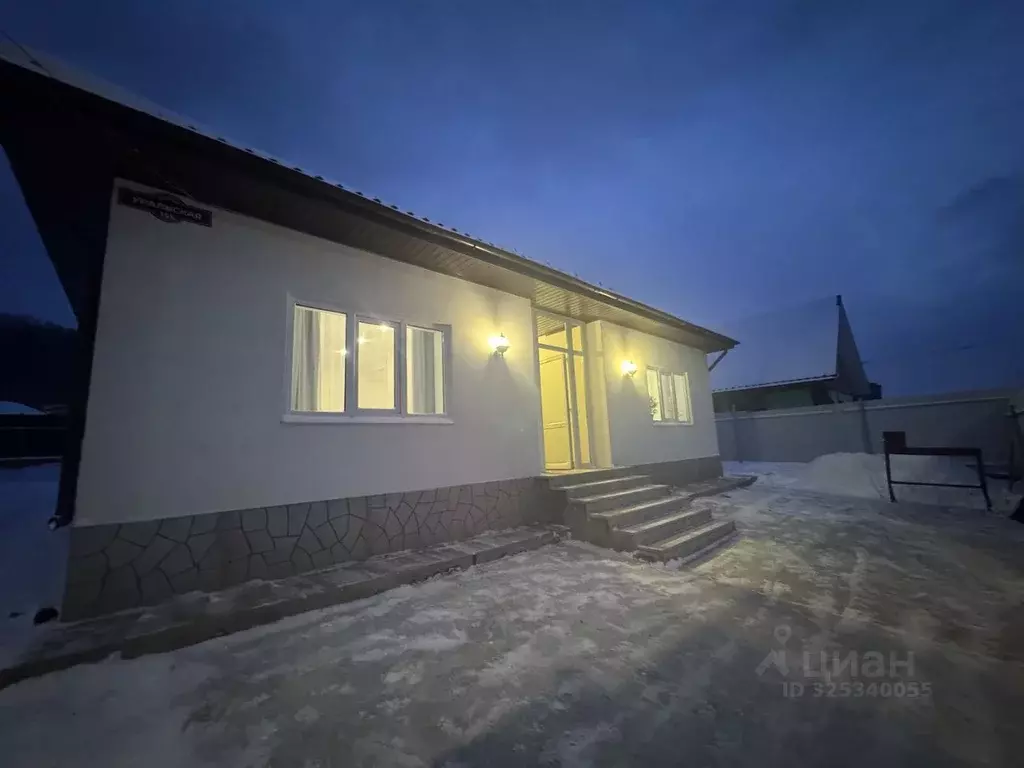 Дом в Челябинская область, Миасс Уральская ул., 155 (100 м) - Фото 1