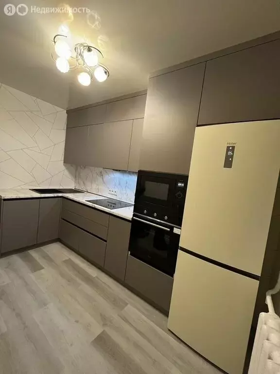 3-комнатная квартира: Тобольск, 8-й микрорайон, 44 (64 м) - Фото 1