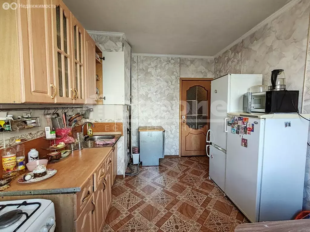 3-комнатная квартира: Омск, улица 70 лет Октября, 22 (63 м) - Фото 0