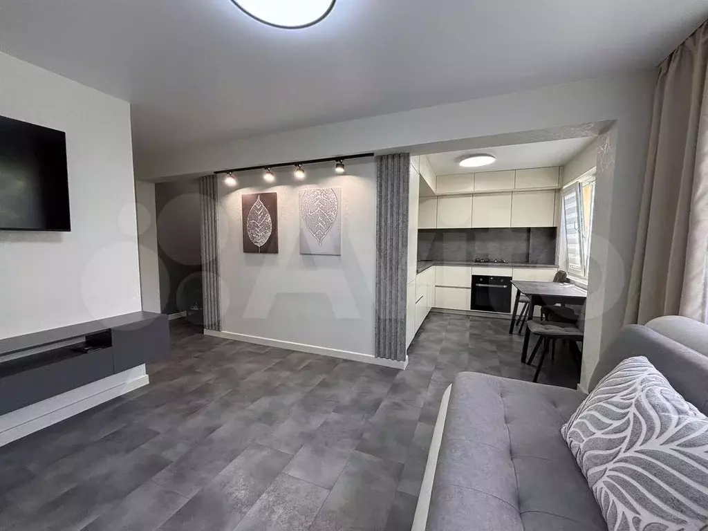2-к. квартира, 55 м, 2/5 эт. - Фото 0