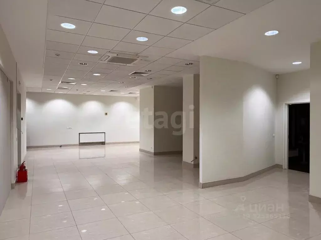 Помещение свободного назначения в Тюменская область, Тюмень Советская ... - Фото 1