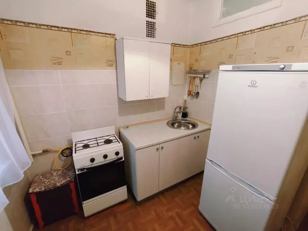 1-к кв. Брянская область, Брянск Октябрьская ул., 83 (30.3 м) - Фото 2