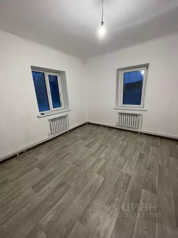 1-к кв. Саха (Якутия), Мегино-Кангаласский улус, Нижний Бестях пгт ул. ... - Фото 1