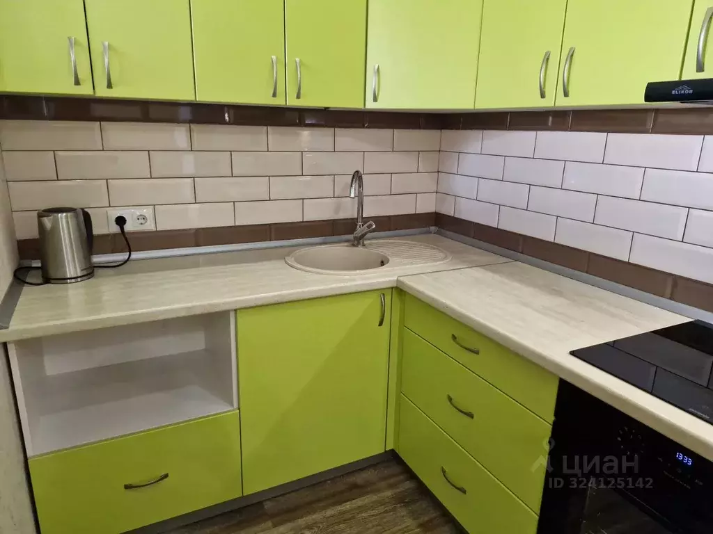 3-к кв. Омская область, Омск ул. Красный Путь, 135к1 (63.0 м) - Фото 1