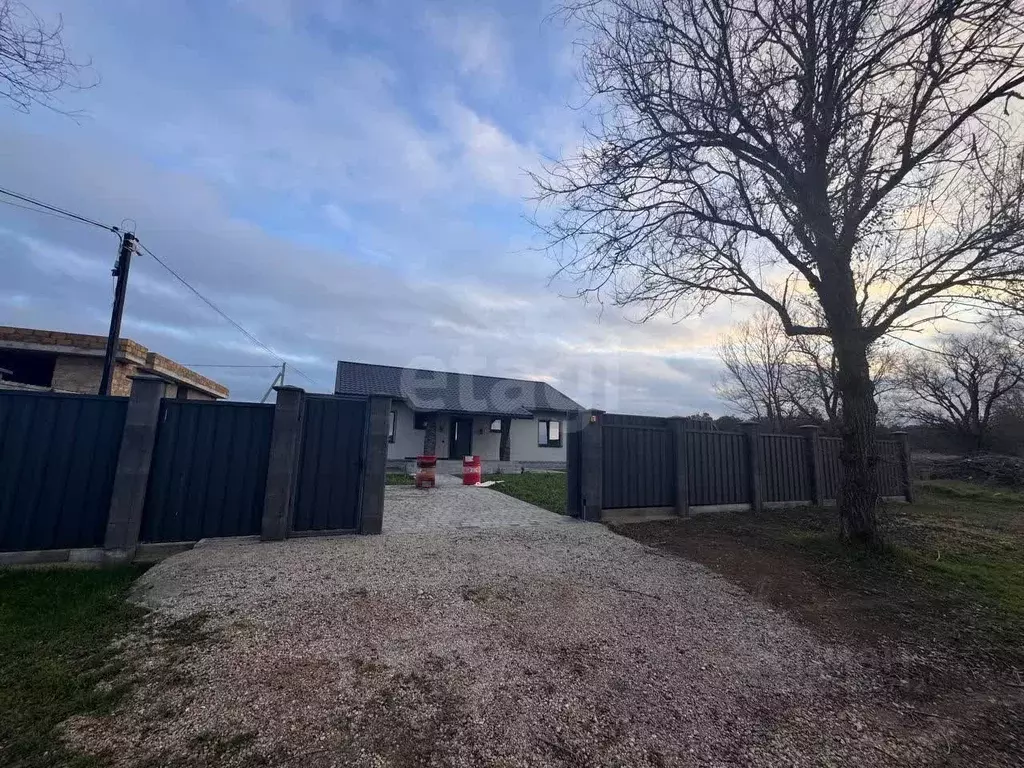 Дом в Крым, Симферопольский район, с. Урожайное, Крымской Весны кв-л  ... - Фото 2