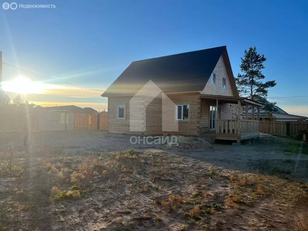 Дом в село Нижний Саянтуй, ДНТ Багульник (208 м) - Фото 0