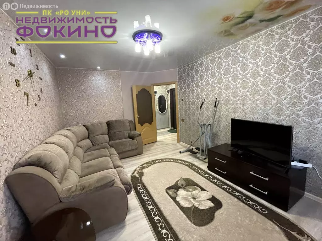 3-комнатная квартира: Фокино, улица Карла Маркса, 33 (65.8 м) - Фото 0
