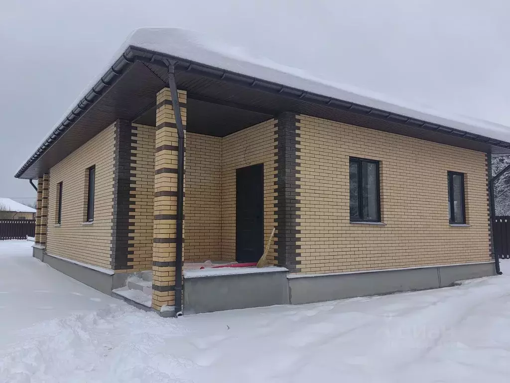 Дом в Калужская область, Жуковский муниципальный округ, с. Совхоз ... - Фото 1