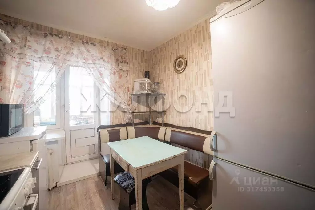 3-к кв. Томская область, Томск ул. Клюева, 4 (61.0 м) - Фото 0