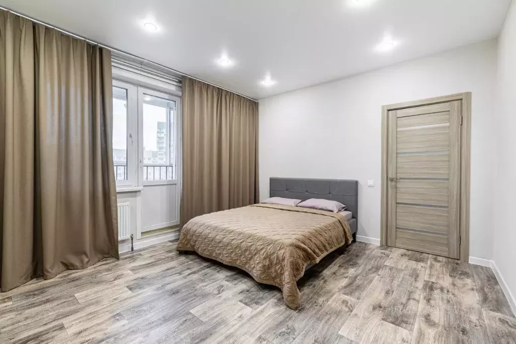 2-к кв. Татарстан, Казань ул. Павлюхина, 110Г (75.0 м) - Фото 0