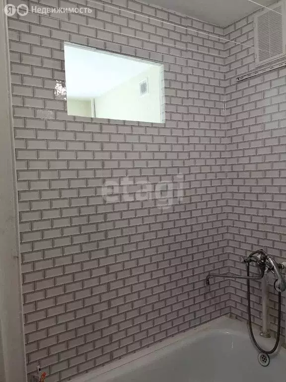 2-комнатная квартира: Хабаровск, улица Кирова, 2А (41 м) - Фото 0