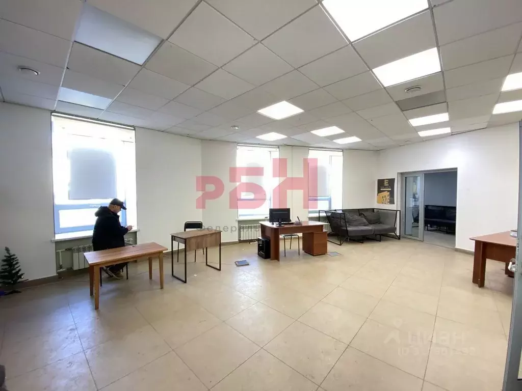 Торговая площадь в Курганская область, Курган ул. Красина, 77 (140 м) - Фото 1