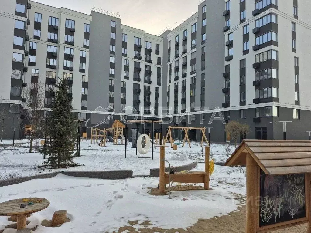 2-к кв. Тюменская область, Тюмень ул. Братьев Бондаревых, 1 (67.5 м) - Фото 1