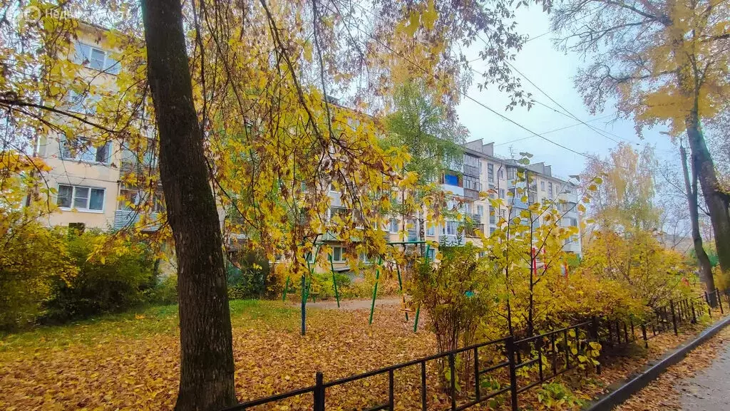 3-комнатная квартира: Калуга, улица Болдина, 21 (49 м) - Фото 0