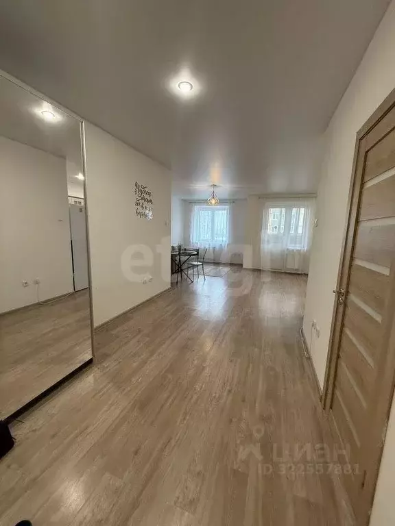 Студия Тюменская область, Тюмень ул. Мельникайте, 2к10 (41.4 м) - Фото 1