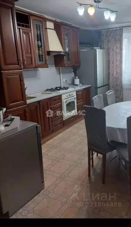 3-к кв. Волгоградская область, Волгоград ул. 8-й Воздушной Армии, 24 ... - Фото 0