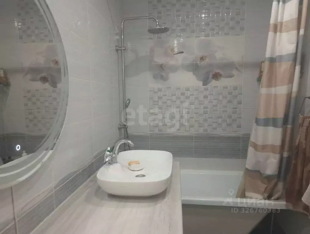 2-к кв. Ярославская область, Рыбинск Введенская ул., 3 (62.4 м) - Фото 1