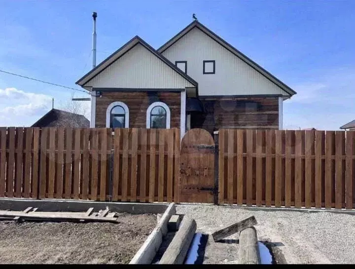 Дом в Хакасия, Усть-Абаканский район, д. Чапаево Проточная ул. (133 м) - Фото 1