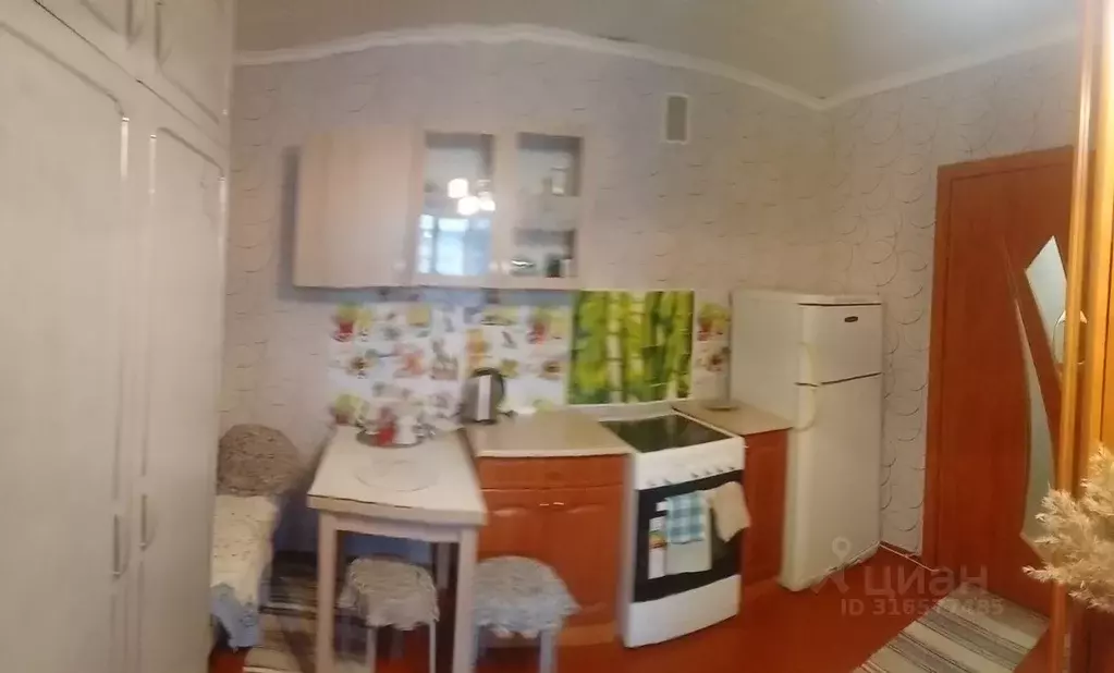 Комната Ленинградская область, Тихвин 6-й мкр, 24 (19.1 м) - Фото 1
