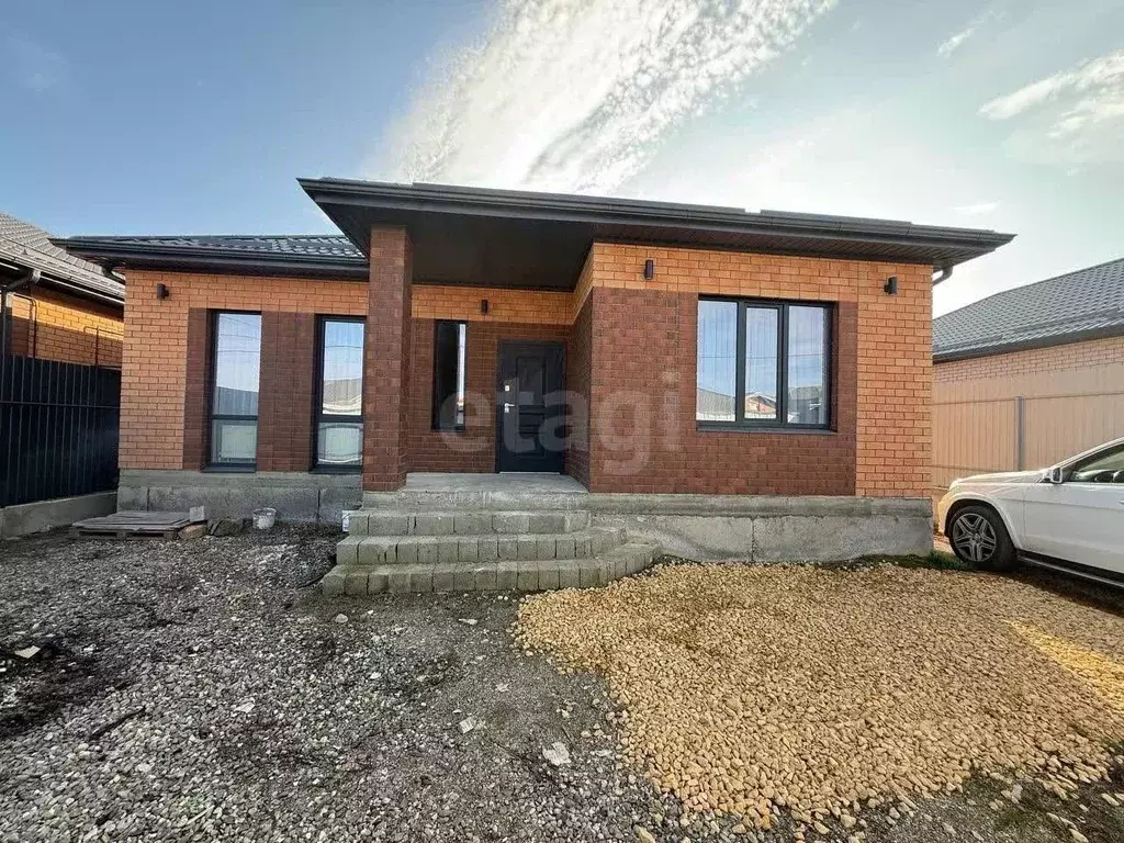 Дом в Ставропольский край, Михайловск Шпаковский район, ул. Павла ... - Фото 1