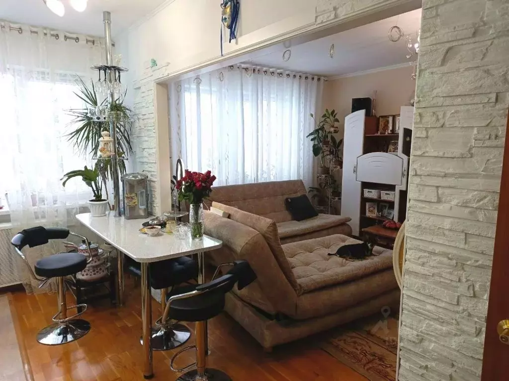 3-к кв. Волгоградская область, Волгоград ул. Землячки, 52 (64.1 м) - Фото 2