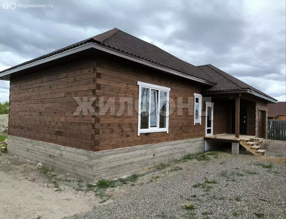 Дом в Усть-Абаканский район, деревня Чапаево, Абаканская улица (120 м) - Фото 0