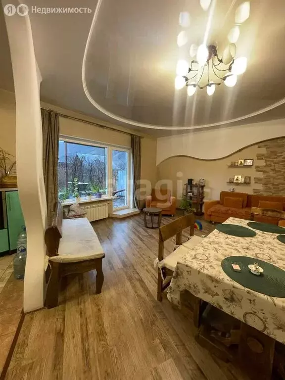 Дом в Абаза, улица Мира (406 м) - Фото 1
