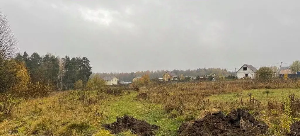 Участок в Московская область, Серпухов городской округ, д. ... - Фото 0