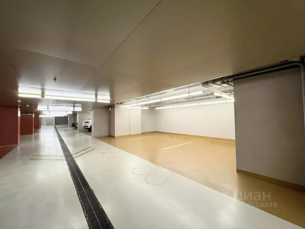 Гараж в Москва Поклонная ул., 9 (20 м) - Фото 1