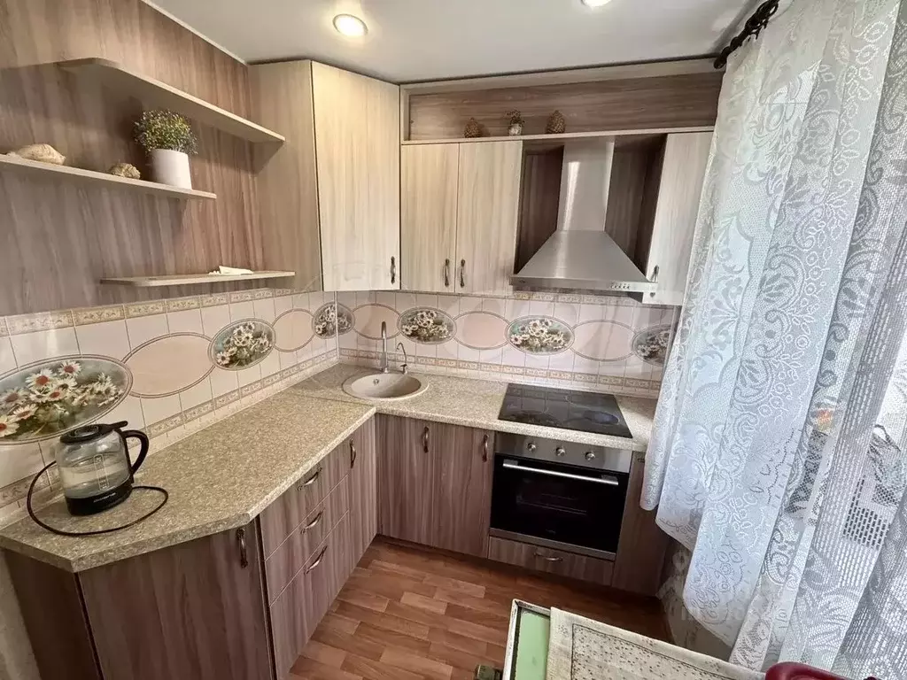 3-к кв. Тюменская область, Тюмень Тульская ул., 2 (61.5 м) - Фото 0