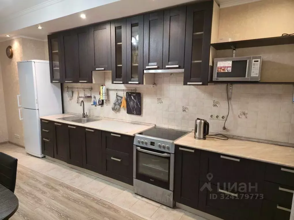 2-к кв. Московская область, Реутов ул. Октября, 42 (85.0 м) - Фото 1