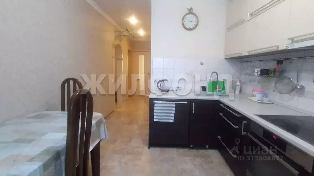 3-к кв. Хакасия, Абакан ул. Торосова, 2/2 (65.0 м) - Фото 1