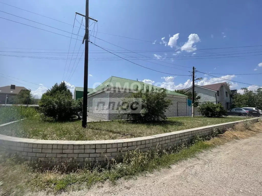 Дом в Волгоградская область, Волгоград пос. Ангарский, ул. Комиссара ... - Фото 0