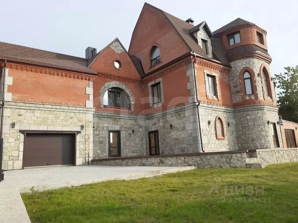 Дом в Алтайский край, Белокуриха Снежная ул., 14 (452 м) - Фото 1
